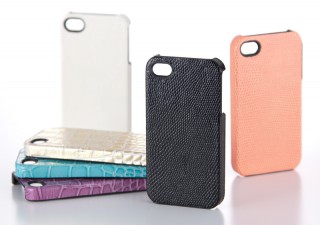 トリニティ、PUレザーの専用ハードカバーと保護フィルムのセット「Leather Cover Set for iPhone 4」