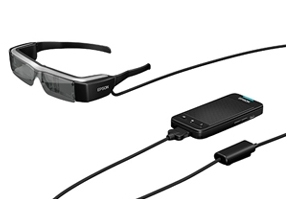 エプソン、スマートグラスの3D映像表示で奈良明日香村・石舞台古墳の築造過程を紹介