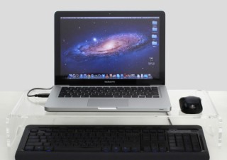 上海問屋、約7.5kgまでの15.6型ノートPCに対応するスタンドを発売