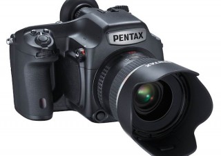 リコー、5140万画素の超高精細一眼レフ「PENTAX 645Z」発売