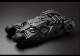 バンダイ、バットモービル「タンブラー」iPhoneケース