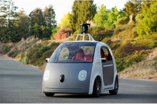 Google、ハンドルやペダルのない自動運転車を公開