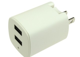 上海問屋、コンセントに差し込めるUSB充電アダプタを発売