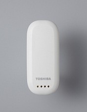 東芝、貼付け型ウェアラブル生体センサーを9月に発売