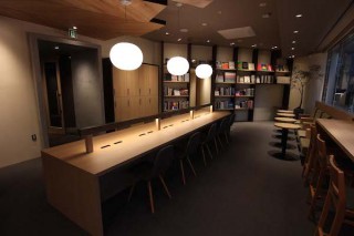 NHN PlayArtがカフェ事業開始、新宿南口に「Caffice」オープン