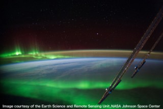 東京都・「宇宙から見たオーロラ展2015」