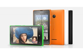 MS、低価格スマホ「Lumia」2機種を発表