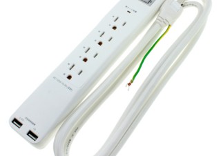 上海問屋、突然の雷から機器を守る電源タップ