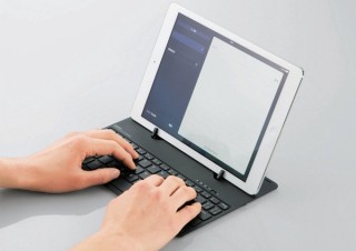 エレコム、iPad Air対応のキーボードスタンドカバー