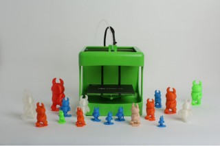 ボンサイラボ、80℃で造形できる3Dプリンタ「BS TOY」