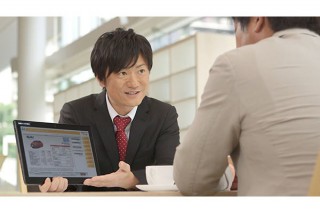 トヨタ、営業担当者向け端末をタブレット化