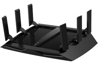 ネットギア、3バンドを同時利用できる無線LANルータを発売