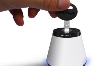 Cerevo、Webサービスを操作できる鍵「Hackey」