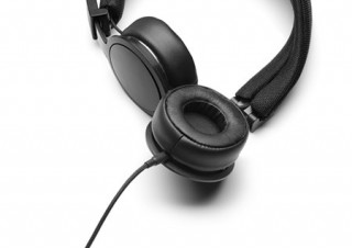 URBANEARS、3Dヒンジと洗えるバンドのヘッドホン