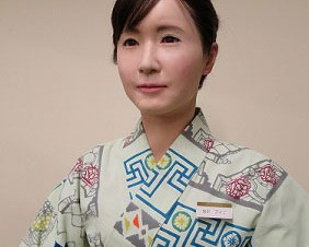東芝ロボットの受付嬢「地平アイこ」が日本橋三越本店でデビュー
