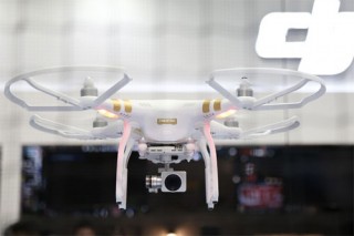 1年間の補償付き、DJI、4K空撮ドローン「Phantom 3」国内発売