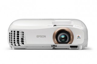 エプソン、スマホの映像も楽しめるホームシアター・プロジェクターを発売