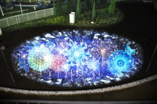 “花火”の中に入る気分を体感！プロジェクションマッピングによる花火大会が大阪で12月25日まで開催