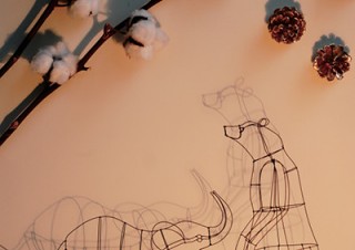 物語性のあるワイヤーアートの世界！山田一成氏の展示会がイデーショップ自由が丘店で開催中