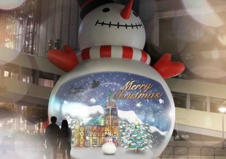 高さ10mのBIGスノーマンが3Dプロジェクションマッピングで演出されて大阪府に登場