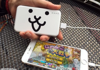 スマホゲーム「にゃんこ大戦争」のモバイルバッテリーが先行販売スタート