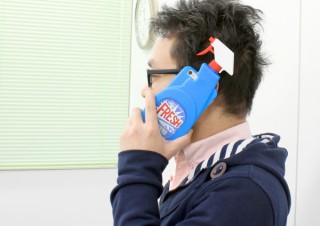 掃除中？ 実はiPhoneで通話中！ スプレー洗剤型のシリコンケースをドスパラ上海問屋が発売