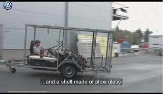 フォルクスワーゲン作のマジックミラー号公開、DMMとは無関係も危ない走り