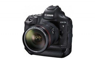 キヤノン、デジタル一眼のフラッグシップ機「EOS-1D X Mark II」を発売