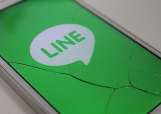 LINEプライバシー、4人に1人が「他人から見られたことがある」と回答