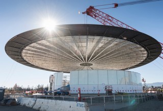 Appleの本社建築工事の様子がまるで『インデペンデンス・デイ』