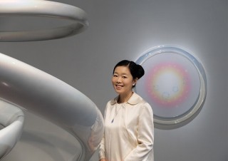 森万里子氏の最新シリーズ作品を鑑賞できる個展「サイクロイド」が東京で開催