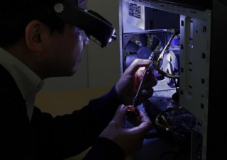 PCメンテなどに超便利！上海問屋のLEDライト付ヘッドセットルーペ