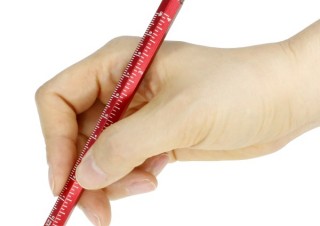 金属繊維とシリコンゴムの2つのペン先を搭載！上海問屋の「2in1ルーラータッチペン」