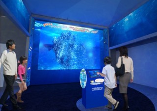 人工知能を搭載した「デジタルいわし」の体験型デモが横浜の八景島シーパラダイスで開催
