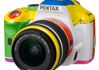 ペンタックス、デジタル一眼レフカメラ「K-x」シリーズのタワレコとのコラボモデル