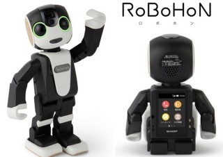 シャープのスマホ搭載ロボット「ロボホン」はダンスを踊りおでこから映像投影も可能！