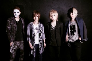 ゴールデンボンバーのライブに登場した手作り作品を展示する「ダンボール工作展」が千葉県で初開催