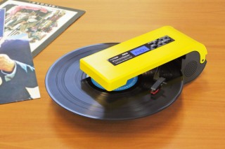 乾電池駆動でデジタル録音も可能なレコードプレーヤー「フォノクリッパー」が発売