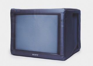 ソニーの名プロダクトの実物とコラボ商品を比較できるインスタレーション展示が東京で開催