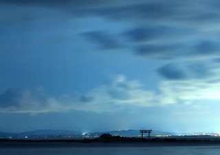 カウンターカルチャーを発信しているコーヒーハウスでの楠永真義氏の写真展「NEW WABI-SABI」