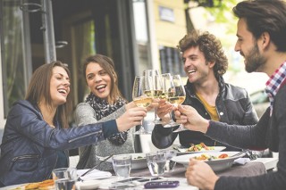 現地の人にお店を聞ける「Rotip」β版がリリース。サービスデザインは絞られた選択肢から選ぶ時代へ