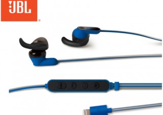 JBL、Lightningコネクタに直結できるノイズキャンセリングイヤホンを発売