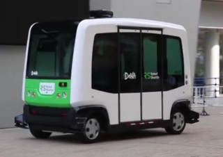 ドコモもDeNAと一緒に自動運転バスに参入、公道に近い環境の九州大学で実用化へ