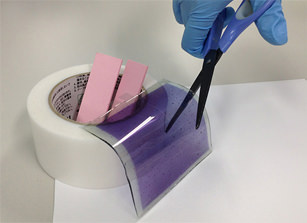 NIMS、ハサミで好きな形に切れるディスプレイを開発