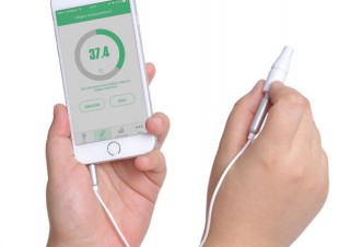 サンコー、iPhoneのイヤホンジャックに挿すだけで温度を測定できる非接触の温度計を発売