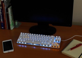 上海問屋がLEDライト搭載USBキーボードを発売、赤軸と青軸の2種類を用意