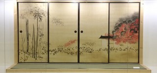 “きのこたけのこ戦争”がモチーフの襖絵も展示される作品展「2020 - 来たるべき者達」