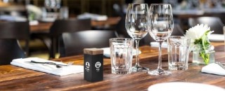 「すみません」「はーい、今伺います」を無くせる飲食店向けIoT「デジベル」が発売