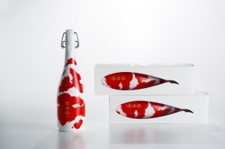 生きた宝石をデザインした日本酒「錦鯉」2016年度グッドデザイン賞受賞。 パッケージと味で日本文化を世界に