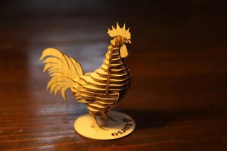 アキ工作社、段ボールクラフトd-torsoの干支シリーズの2017年モデル「酉段」を発売